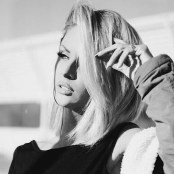 Meet your Posher, Carissa. - Picture 1 of 1